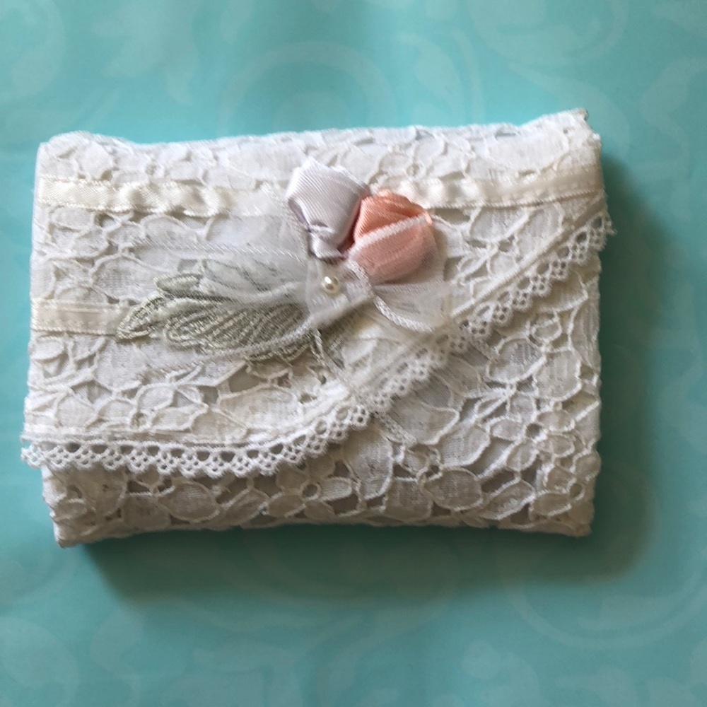 Tissue holder